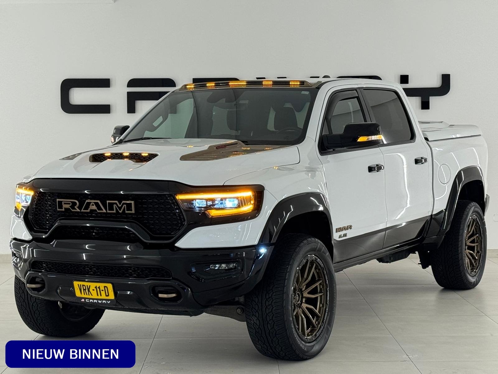 RAM 1500 TRX 6.2L Supercharged 900PK DUSTERHOFF (bj 2023), Auto's, Euro 5, Gebruikt, 2135 kg, Wit