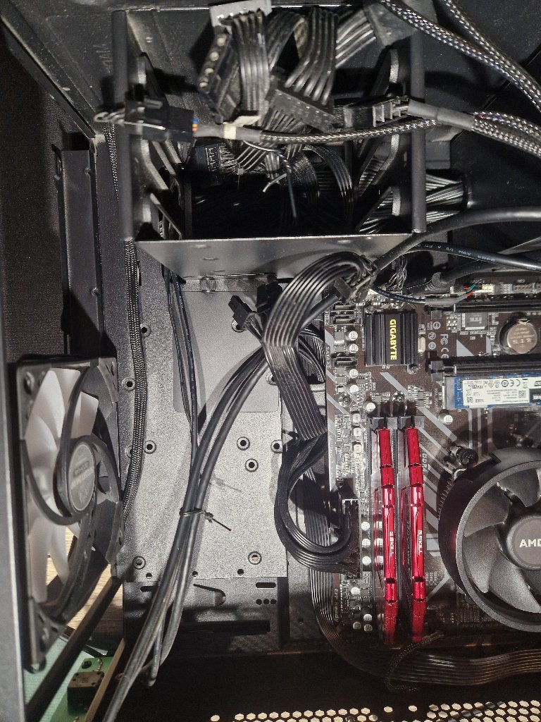Foto 6 van Gaming PC Ryzen 5 3600 | RX 580 8GB | 16GB | Windows 11 Pro