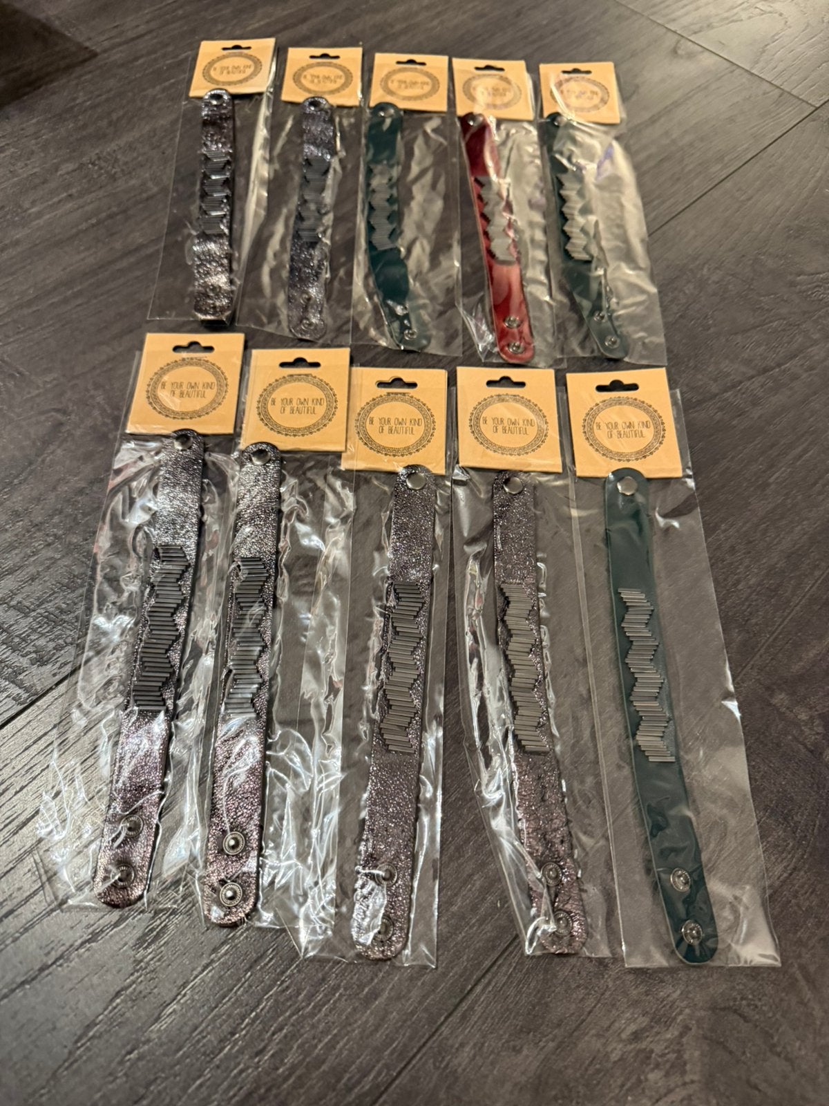 Partij 10 stuks leren armbanden div kleuren A23/8, Ophalen of Verzenden, Nieuw