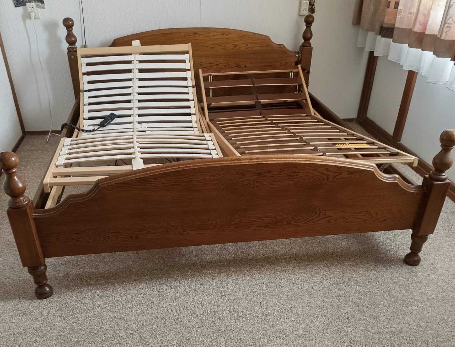 Solide eiken ledikant met verstelbare lattenbodems 180x200, Huis en Inrichting, Slaapkamer | Bedden, Ophalen, Bruin, Tweepersoons