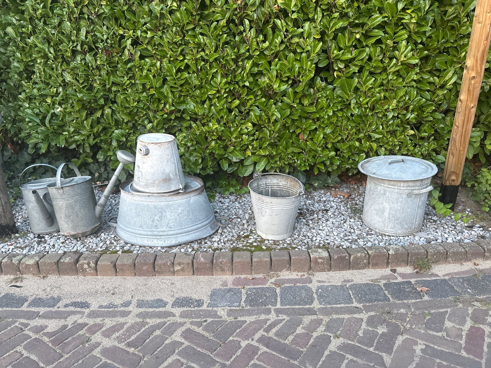 Diverse collectie zinken en metalen decoratie items, Ophalen