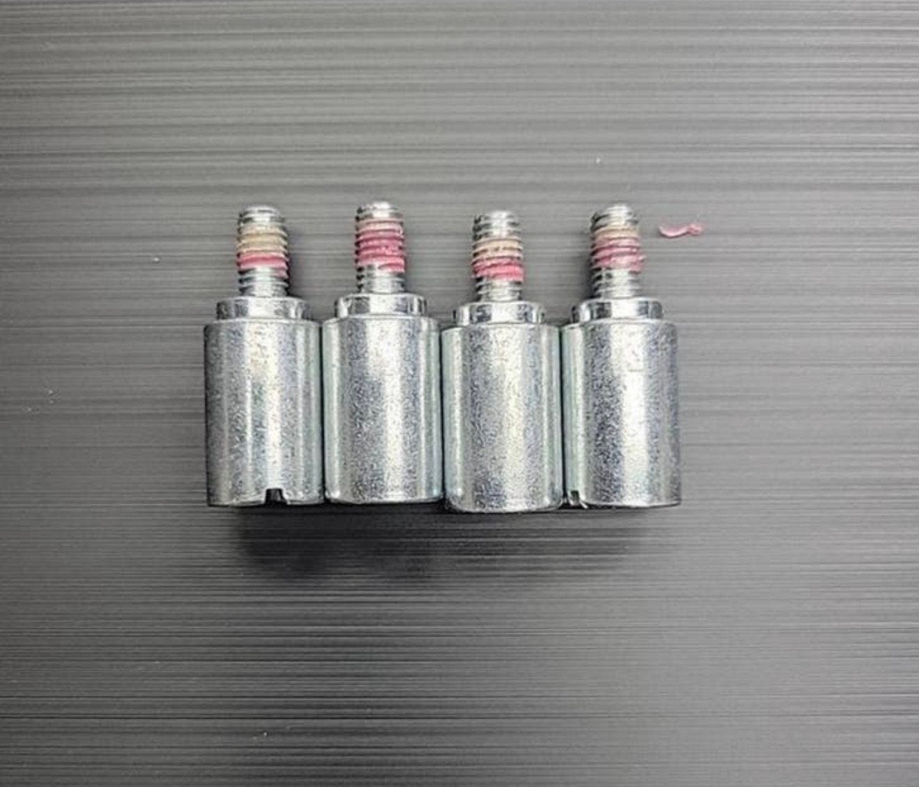4x Vesa muur beugel bouten van SONY KD-85XH9096 KD-65XH9505, Ophalen of Verzenden, Zo goed als nieuw, H, H
