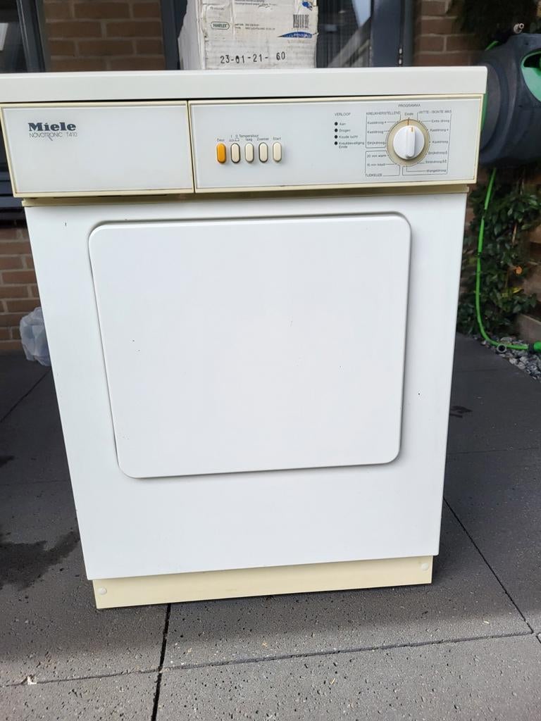 MIELE NOVOTRONIC Luchtdroger met afvoerslang ,GRATIS BEZORG, 6 tot 8 kg, Luchtafvoer, Ophalen of Verzenden, Zo goed als nieuw