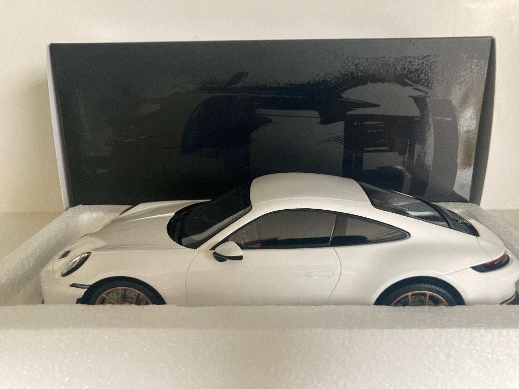 Porsche 911 (992) GT3 Touring 2022 1:18 (nieuw), Verzenden, Nieuw, Auto, MiniChamps