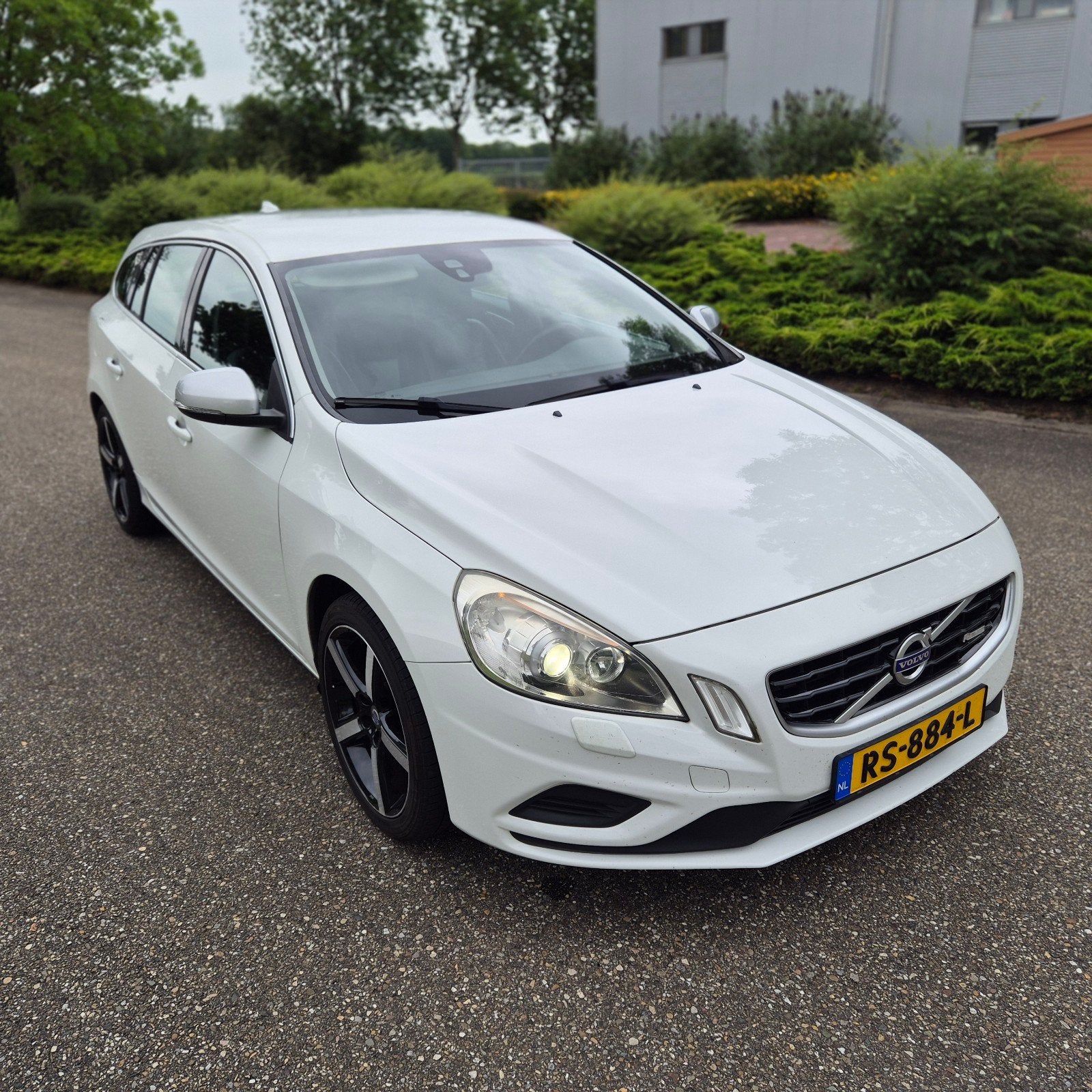 Volvo V60 T5 240pk 2012 Wit, Auto's, Euro 5, 1800 kg, 4 cilinders, Wit