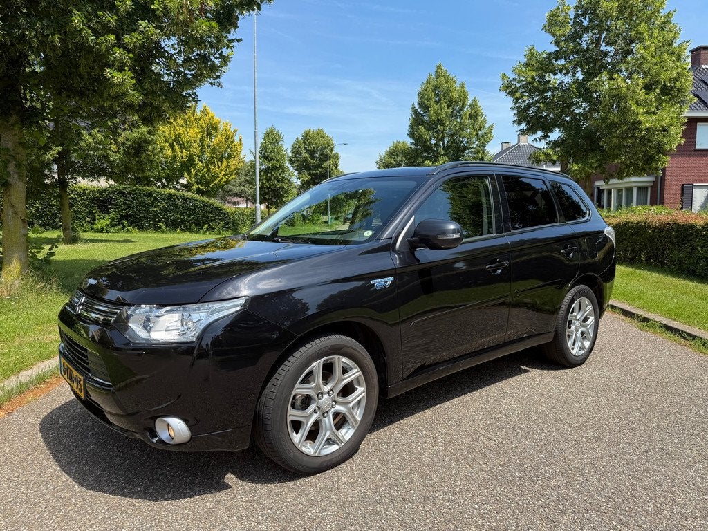 Mitsubishi Outlander 2.0 PHEV Instyle, Auto's, Mitsubishi, Bedrijf, Te koop, Outlander, 4x4, ABS, Achteruitrijcamera, Airbags