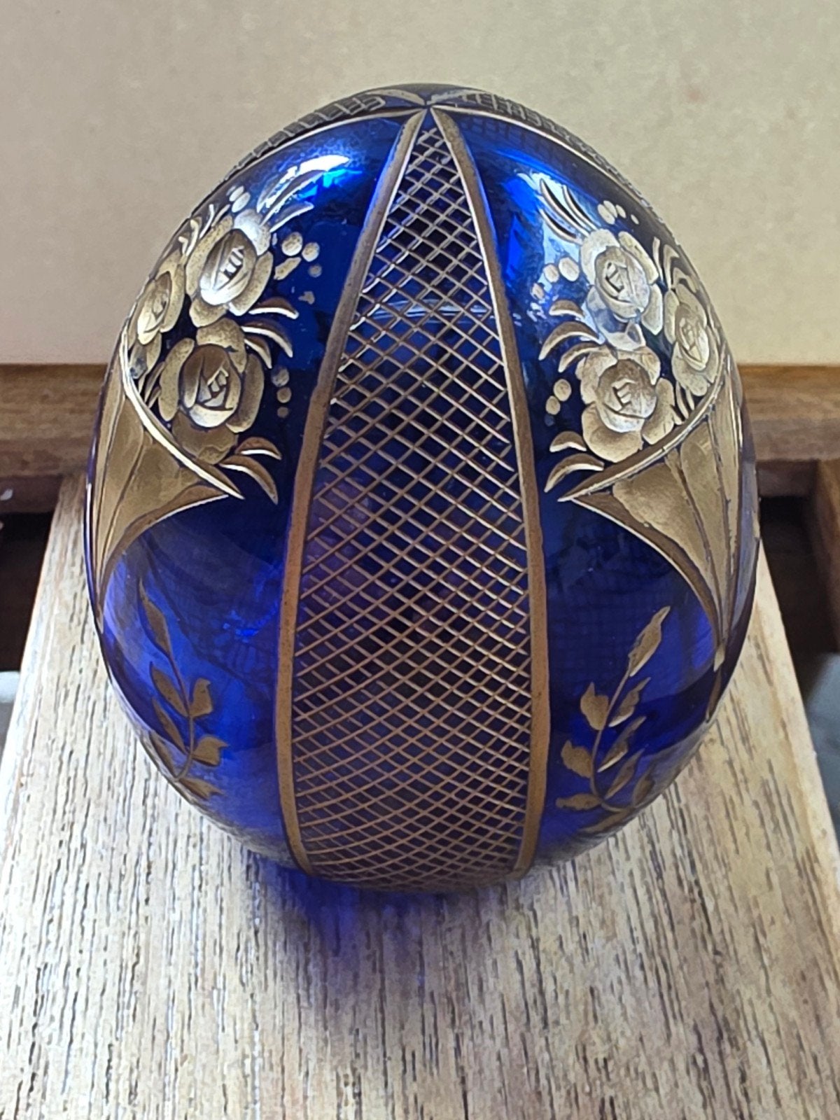 Antiek Russisch glazen ei met gouden decoratie, Ophalen of Verzenden