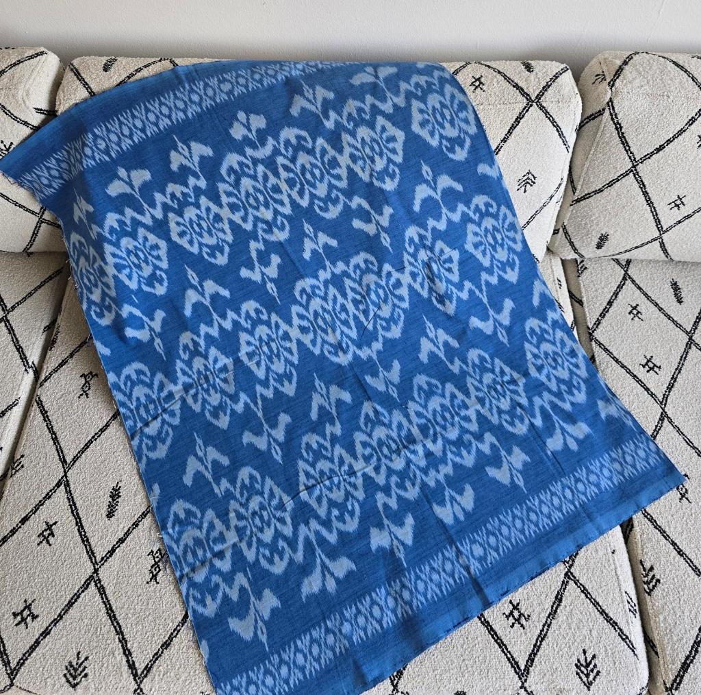 Vintage ikat doek Bali blauw wit groot textiel Indonesie, Blauw, Ophalen of Verzenden, 30 tot 120 cm, Katoen