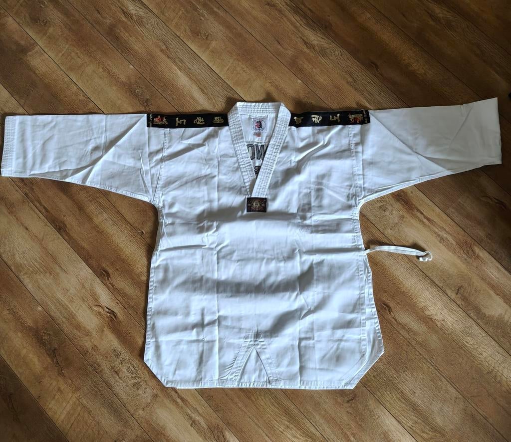 Nieuw Taekwondo pak met voetbeschermers, Ophalen of Verzenden