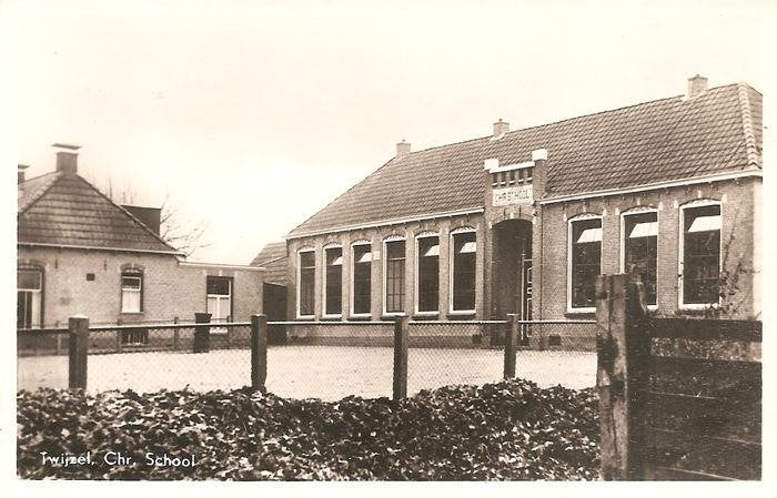 Oude Ansicht - Twijzel Chr. School - Frl., Verzamelen, Ansichtkaarten | Nederland, Ophalen of Verzenden, 1940 tot 1960, Ongelopen
