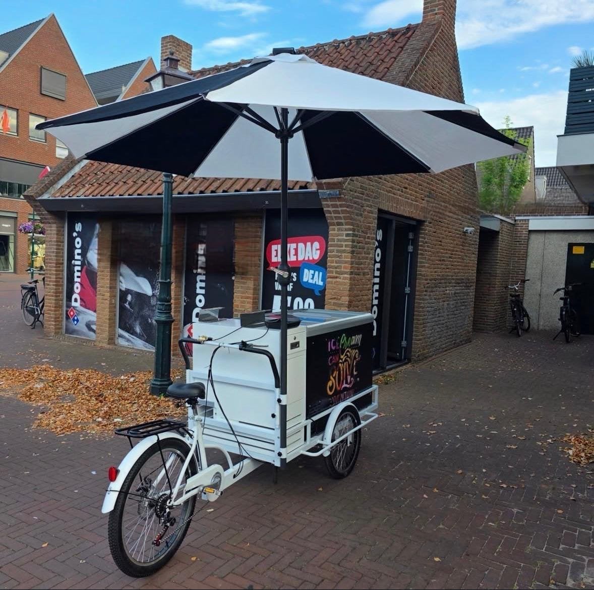 Ijsfiets met vriezer & LED parasol, Ophalen, Zo goed als nieuw, 1 kind