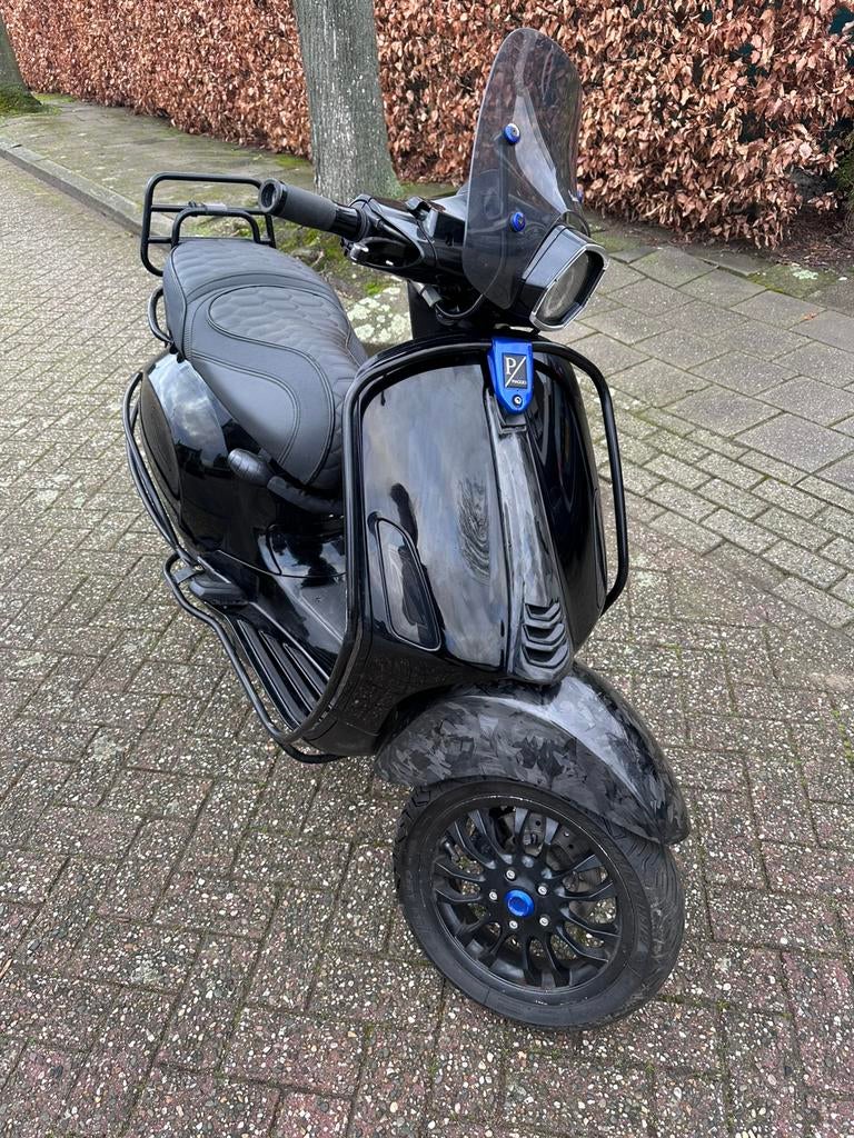 Vespa sprint 4t 4v 80cc brom, Ophalen, Zo goed als nieuw