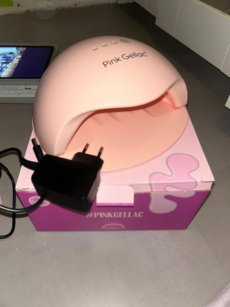Pink gellak, 2 x gebruikt., Ophalen, Zo goed als nieuw, Roze, Handen en Nagels