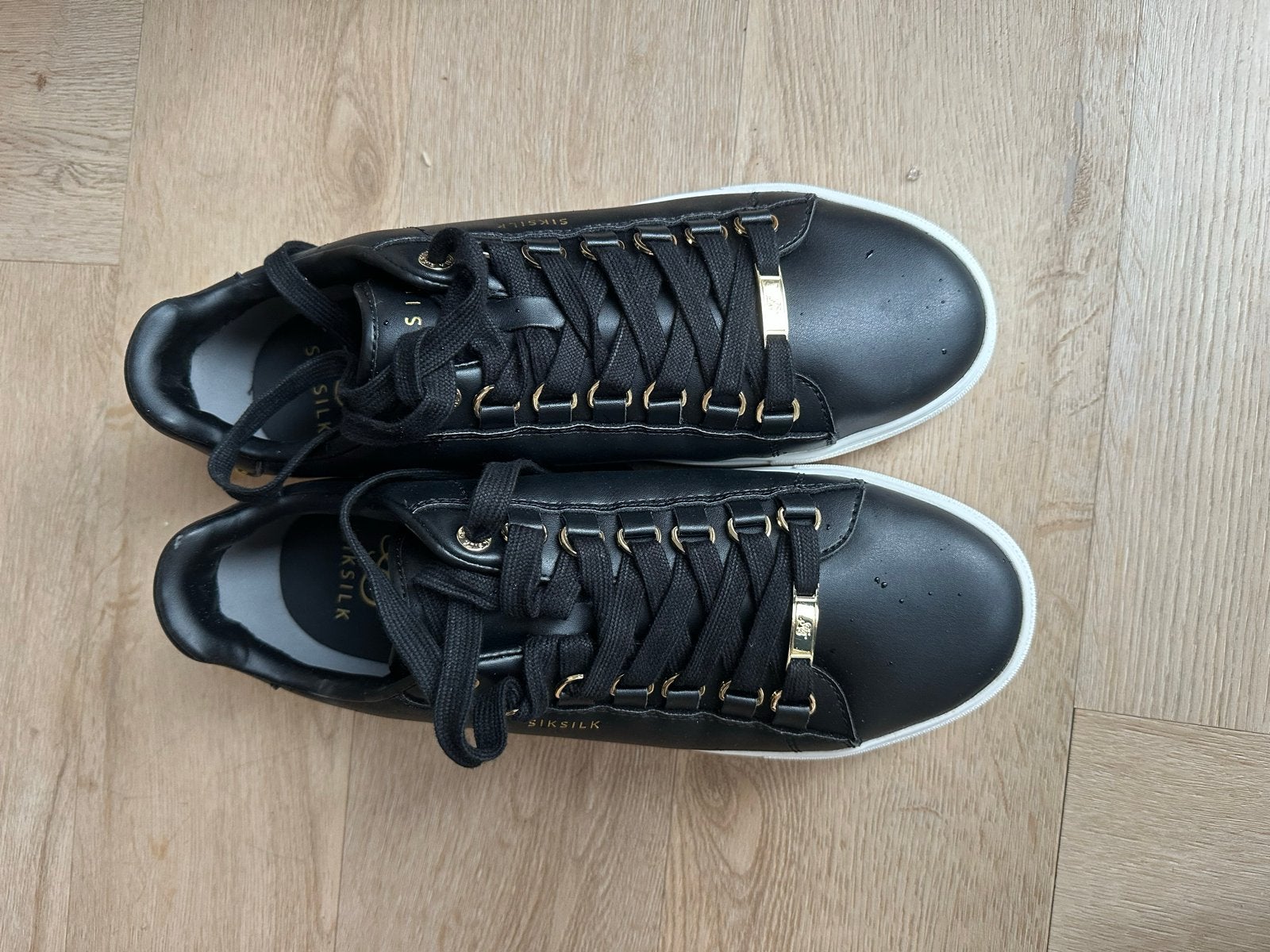 Siksilk Zwarte Sneakers - Nieuw in Doos - Maat 44 2/3 (US 10, Kleding | Heren, Schoenen, Ophalen, Nieuw, Zwart, Sneakers of Gympen