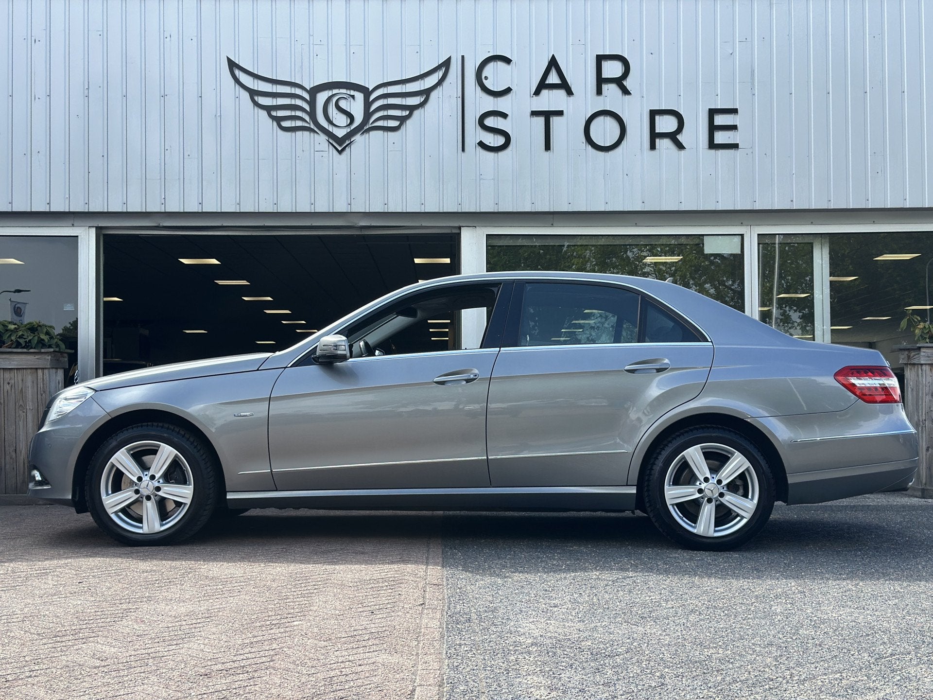 Mercedes-Benz E-Klasse 350 CGI Avantgarde |ACC|CAMERA|STOEL, Auto's, Mercedes-Benz, Automaat, Euro 5, Achterwielaandrijving, Gebruikt