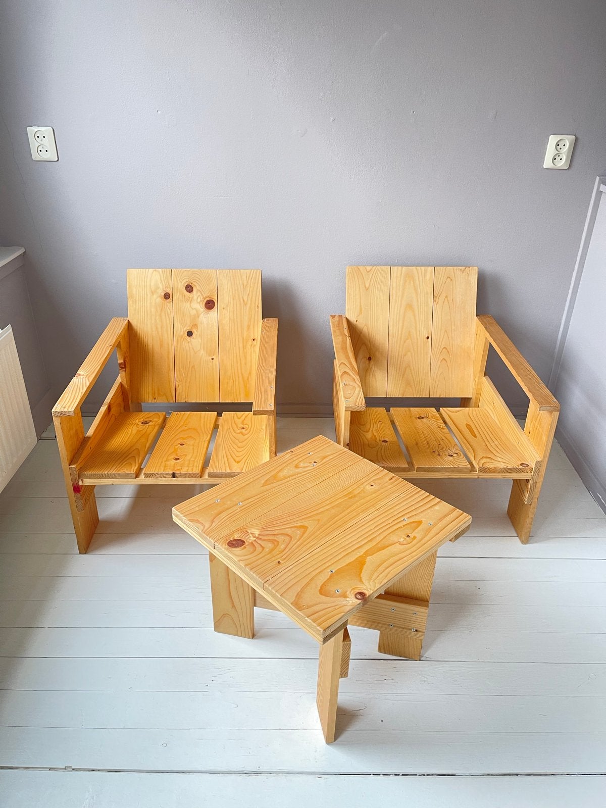 Rietveld-stijl set: 2 kratenstoelen + 1 tafel, Huis en Inrichting, Ophalen, Gebruikt, Twee, Overige kleuren