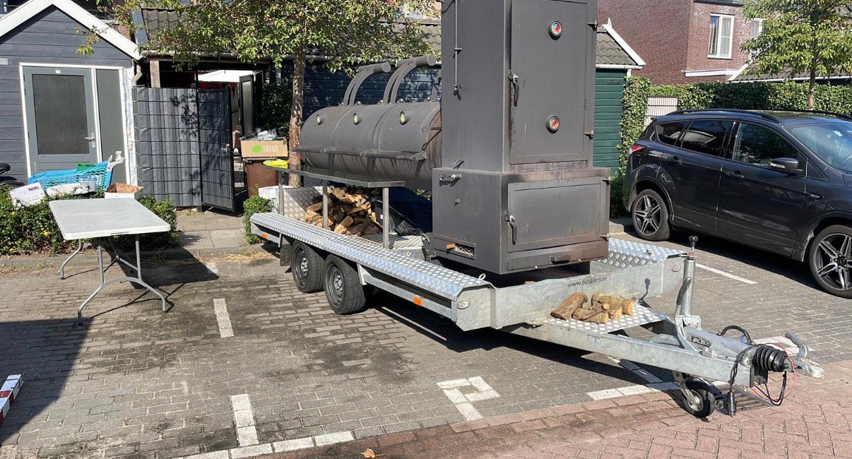 Professionele BBQ / Smoker op aanhanger – compleet, Ophalen
