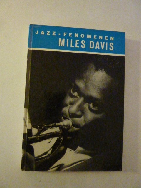 M. James - Jazz-fenomenen - Miles Davis, Verzenden, Zo goed als nieuw