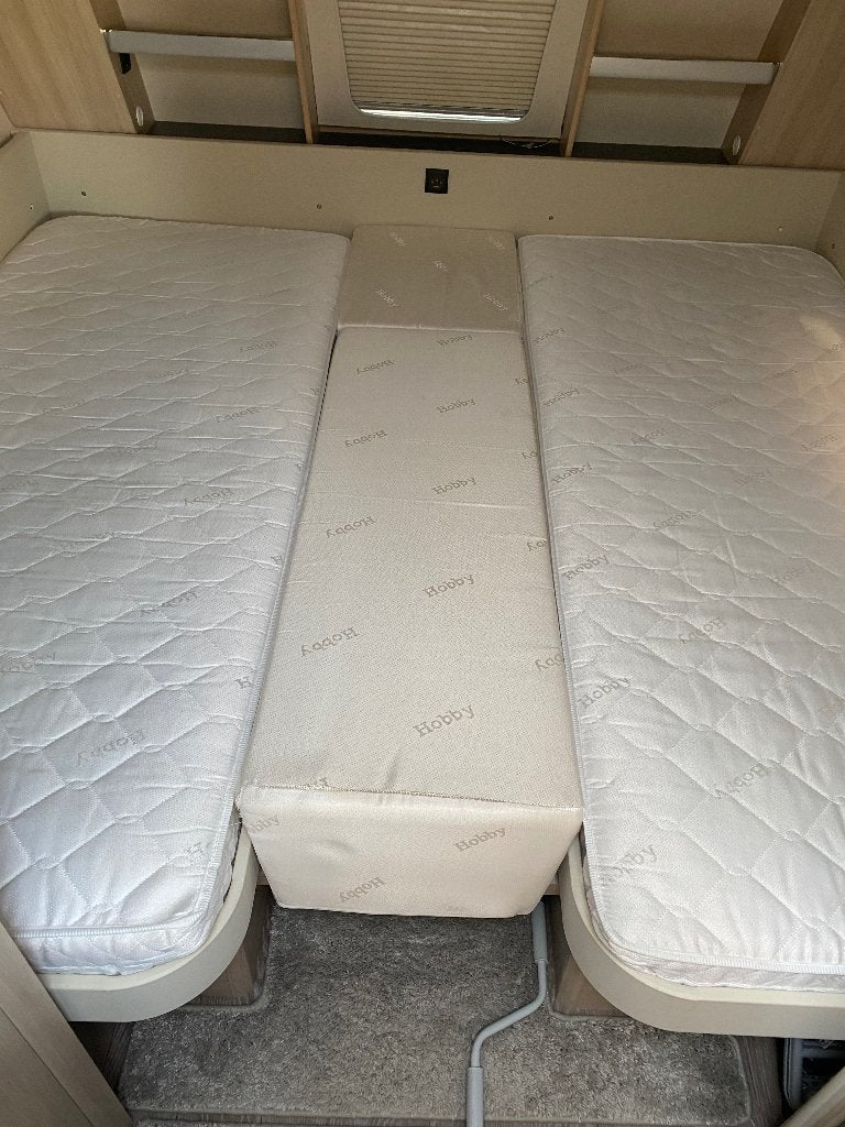 Matrassen voor een caravan hobby 495, Ophalen, Zo goed als nieuw