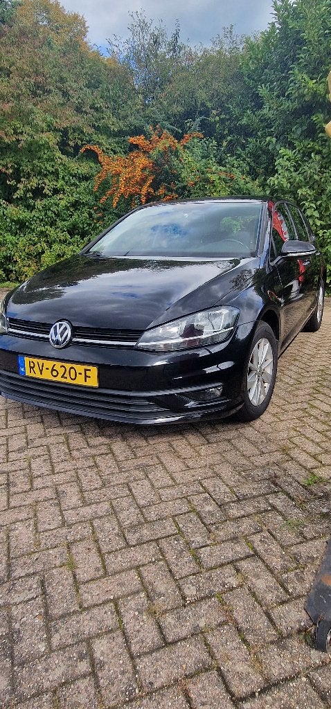 Volkswagen Golf 1.0 TSI 110pk 5D 2017 Zwart, Stof, Zwart, Zwart, Handgeschakeld