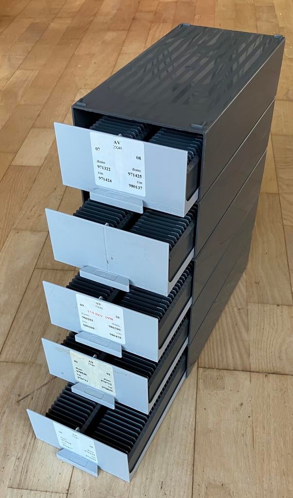 Gepe dia opbergdozen / magazijn 2 euro per stuk, Audio, Tv en Foto, Diaprojectors, Ophalen of Verzenden, Zo goed als nieuw