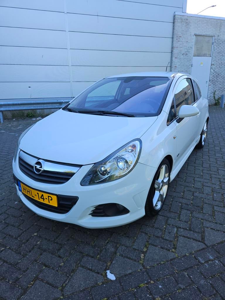 Opel Corsa 2009 Wit Opc Line., Voorwielaandrijving, 4 cilinders, Parkeersensor, Wit
