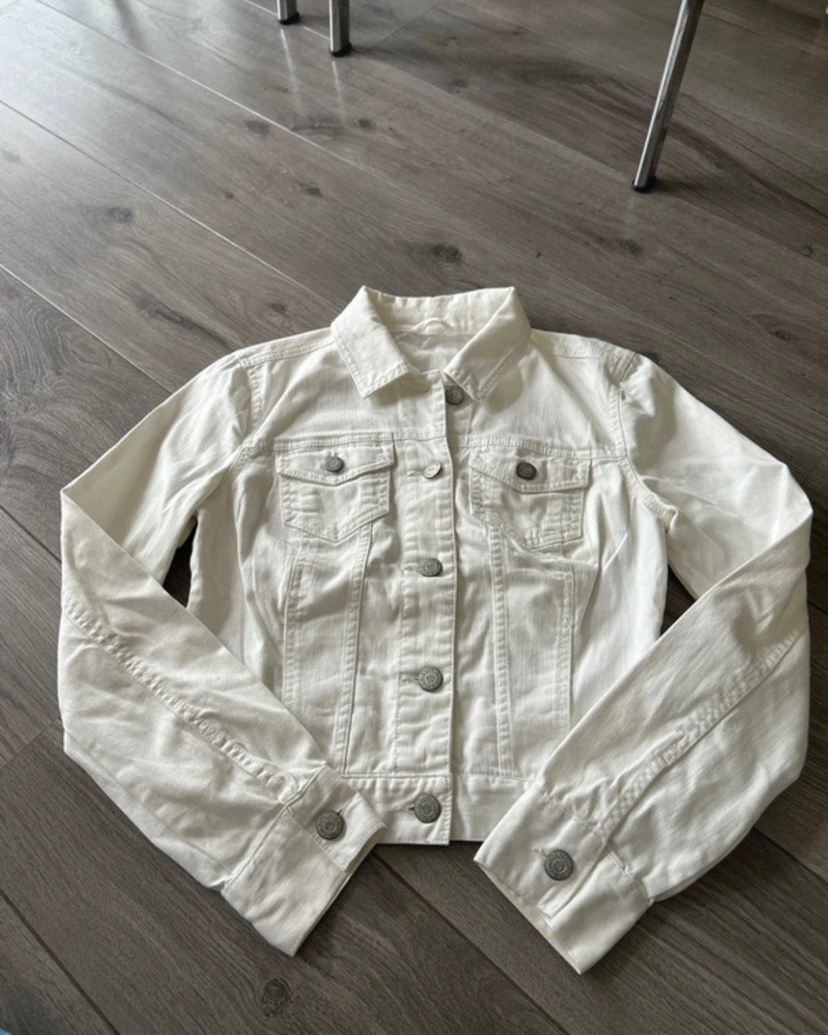 Witte spijkerjasje, Ophalen of Verzenden, Zo goed als nieuw, Maat 36 (S), Wit