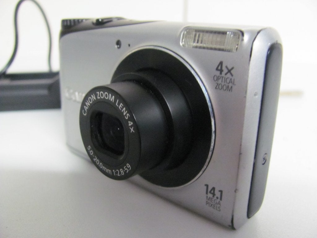 CANON PowerShot A2200 HD met 14.1 mp en 4x optical zoom, Accu, Canon, Ophalen of Verzenden, Zo goed als nieuw