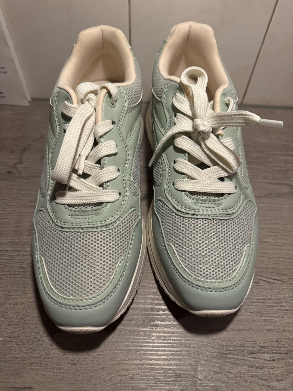 lichtgroene sneakers, maat 39, Ophalen of Verzenden, Groen, Sneakers of Gympen, Zo goed als nieuw