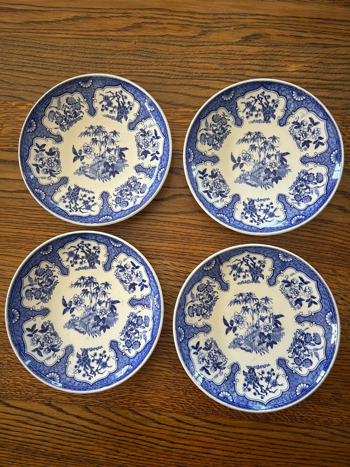 4 borden Petrus Regout , decor BERN, Ophalen of Verzenden