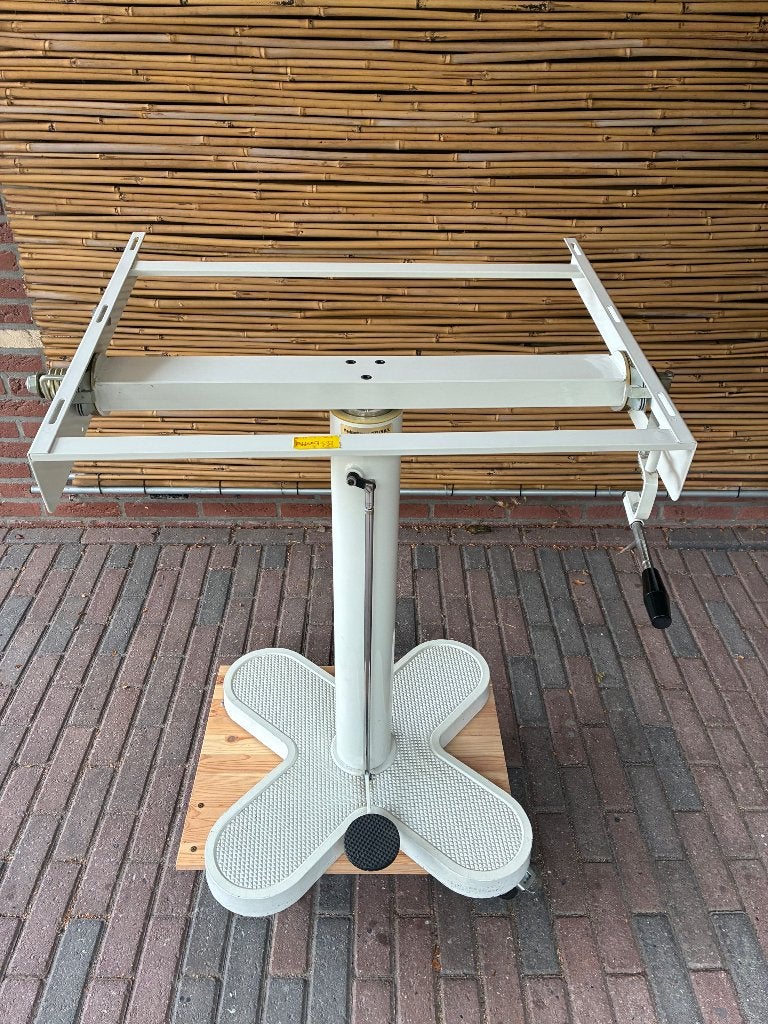 Tekentafel poot, Doe-het-zelf en Verbouw, Tekentafels, Ophalen, Gebruikt