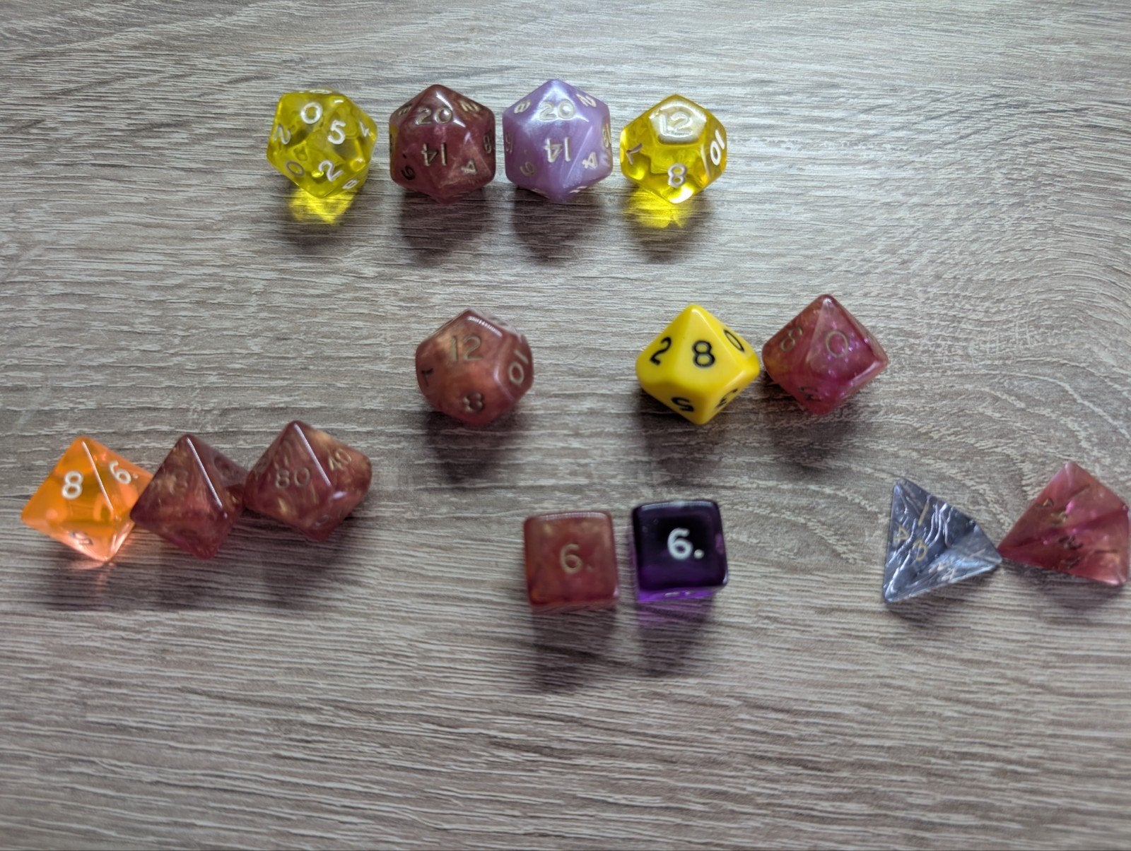 D&D dobbelstenen set - Diverse kleuren en vormen, Hobby en Vrije tijd, Gezelschapsspellen | Overige, Een of twee spelers, Ophalen