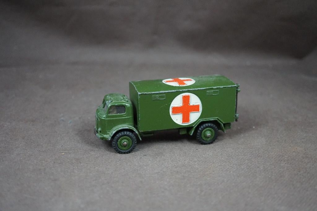 Dinky Toys Military ambulance - TOP vintage, Ophalen of Verzenden