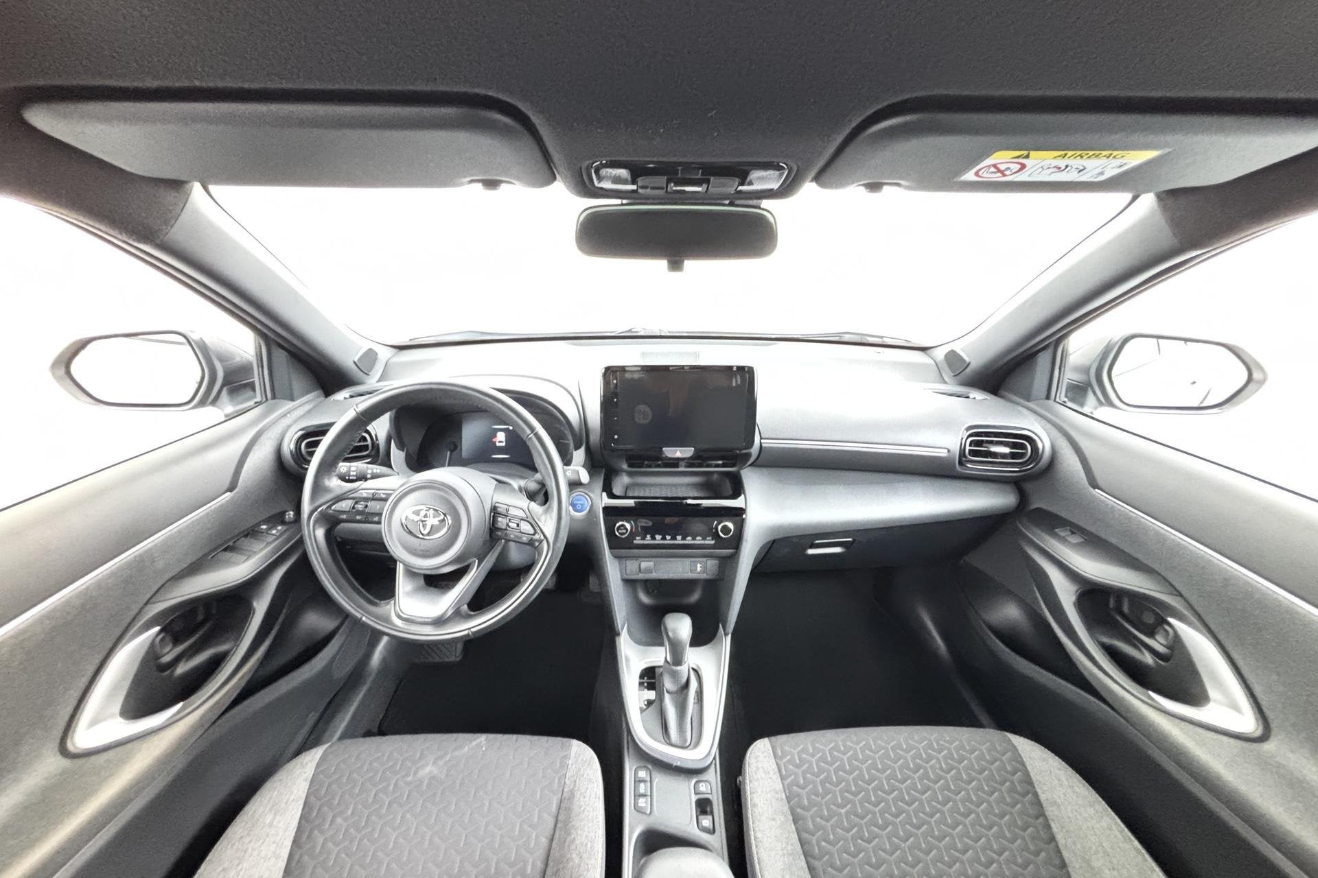 Toyota Yaris Cross 1.5 Hybrid Business Plus Zuinig comfortab, Stof, Gebruikt, 116 pk, Bedrijf