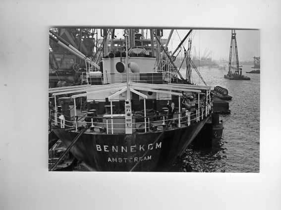 scheepvaart-foto-bennekom 1945-KNSM-laden cutter/binnenvaart, Ophalen of Verzenden, Zo goed als nieuw, Motorboot, Boek of Tijdschrift