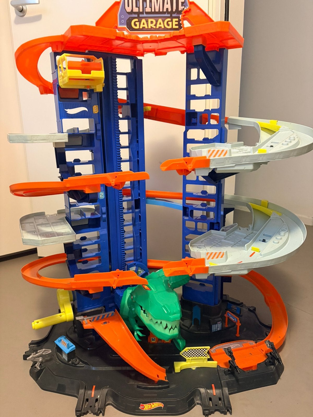 Hot Wheels City Robo T-Rex Ultimate Garage, Kinderen en Baby's, Ophalen, Racebaan, Zo goed als nieuw, Hot Wheels