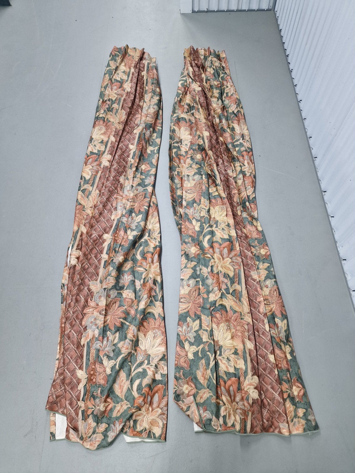 Vintage boutique gordijnen bloemen 2x coquette, Huis en Inrichting, Ophalen of Verzenden, Zo goed als nieuw, Gordijn