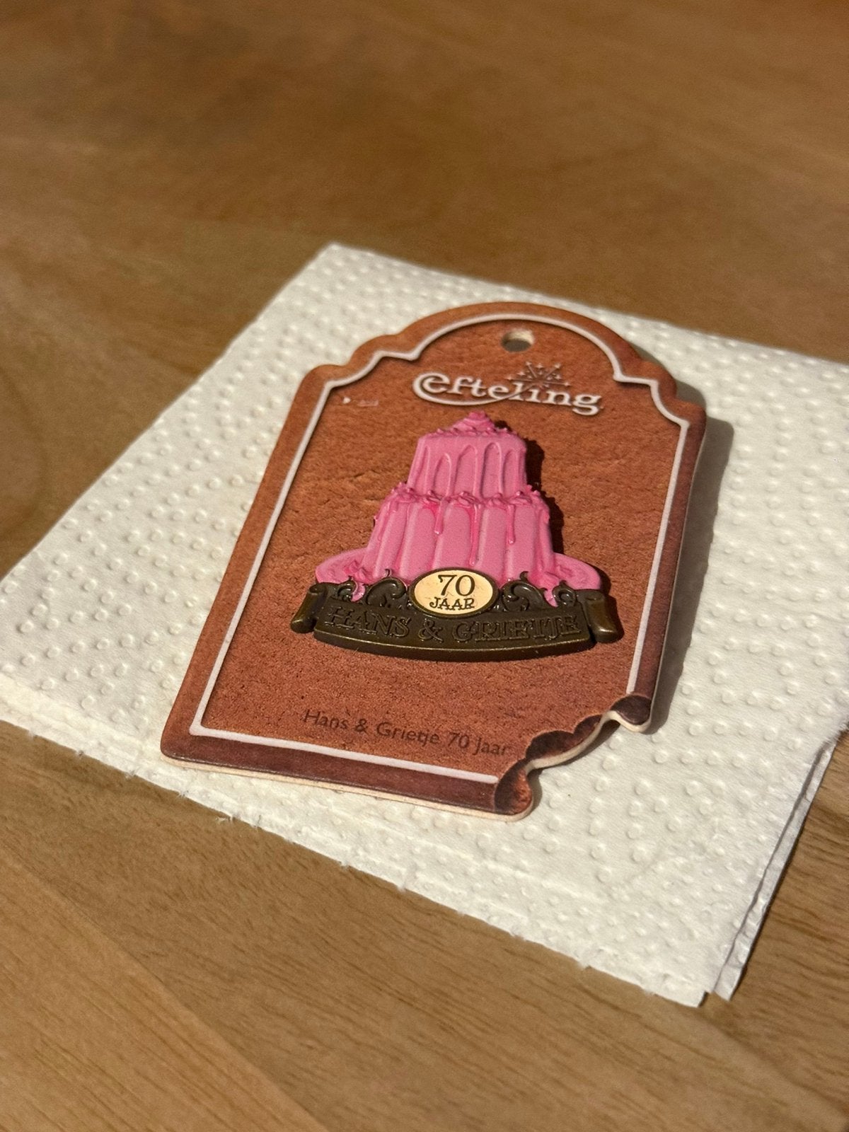 Efteling pin - Hans en Grietje 70 jaar jubileum, Verzamelen, Ophalen of Verzenden, Zo goed als nieuw, Button of Speldje