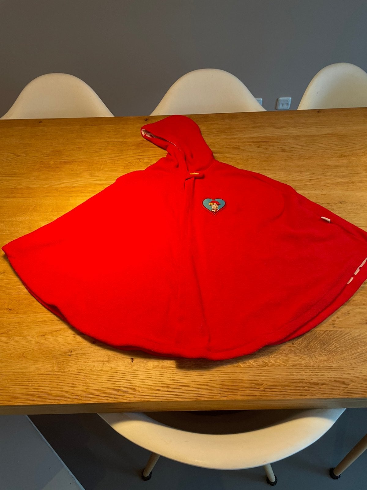 Efteling roodkapje cape 2-4, Ophalen, Zo goed als nieuw, Kleding