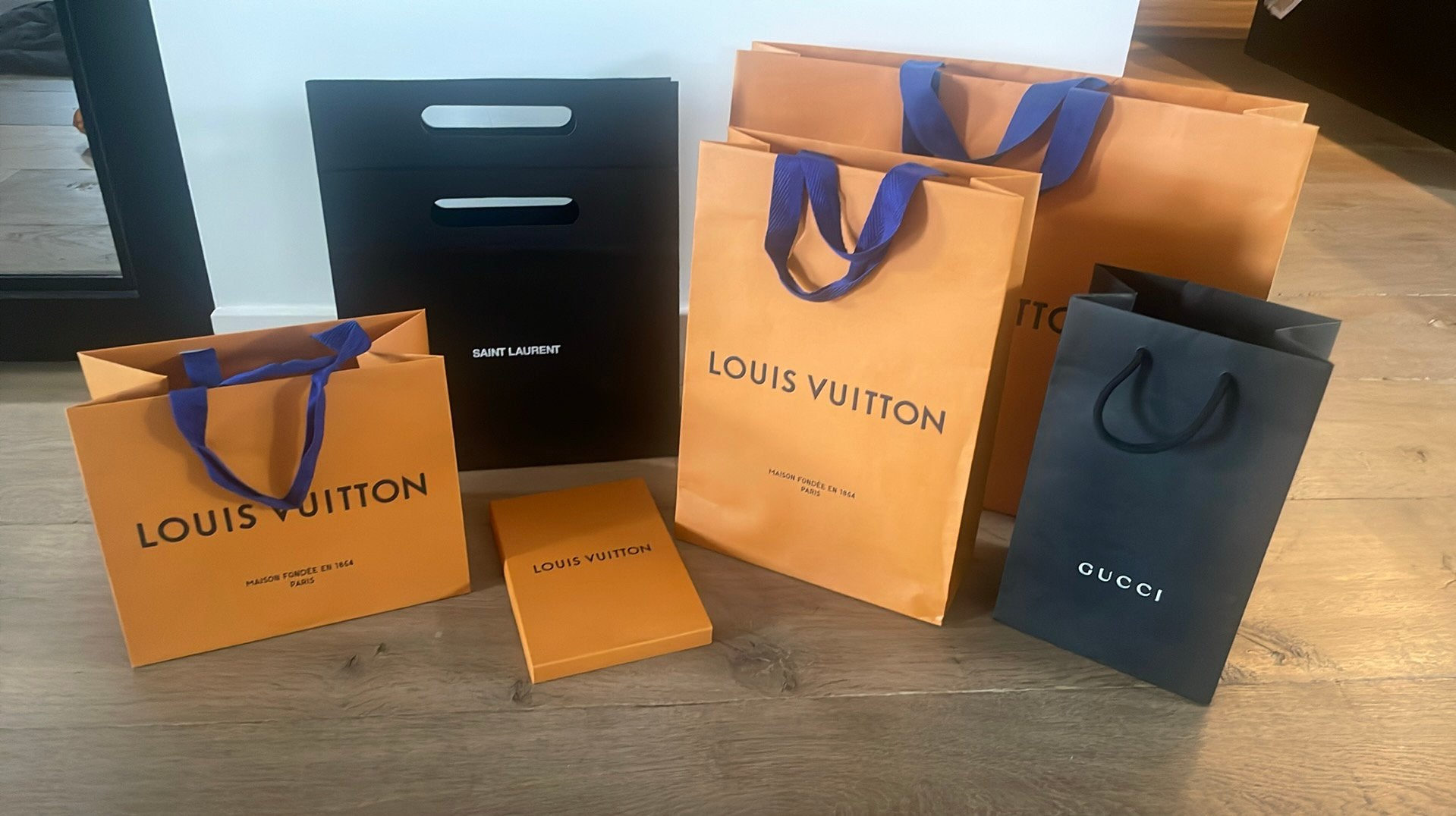 Verschillende designer merken kartonnen tasjes, Ophalen of Verzenden, Zo goed als nieuw