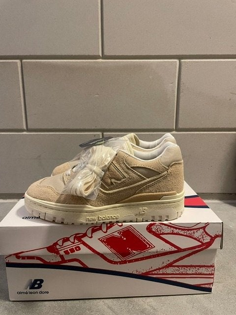 New Balance 550 x ALD Taupe Suede - Maat 37,5 - Nieuw, Beige, New Balance, Nieuw, Ophalen of Verzenden