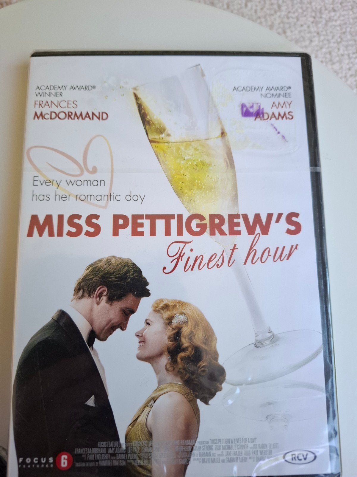 Miss Pettigrew's finest hour nieuw in seal, Vanaf 12 jaar, Ophalen of Verzenden, Zo goed als nieuw