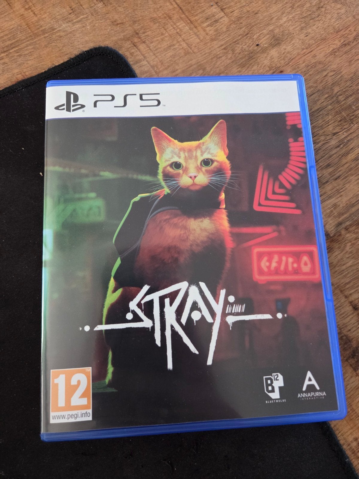 Stray PS5 - Avontuurlijk kattenverhaal in cyberpunkstad, Ophalen of Verzenden
