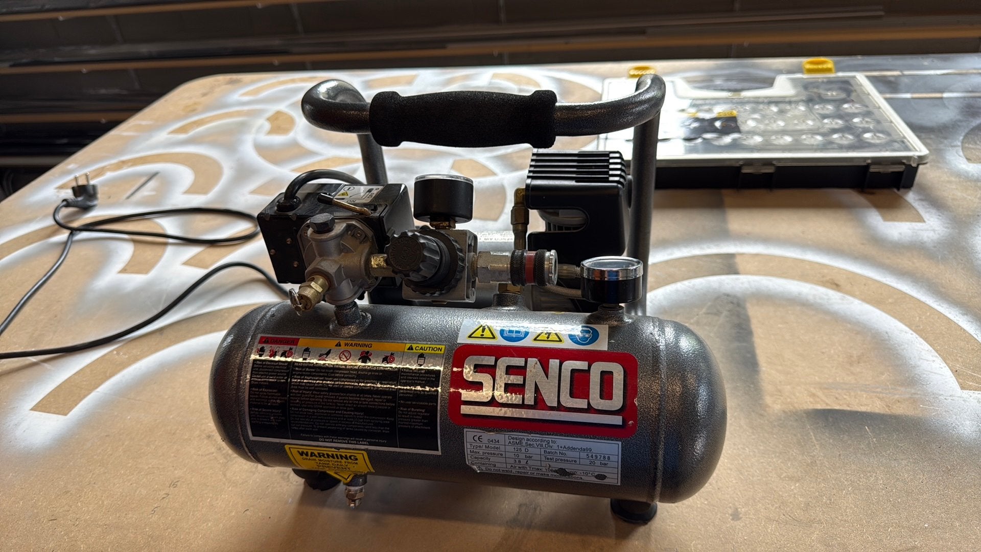 Senco 125 D mobiele compressor, Doe-het-zelf en Verbouw, Compressors, Minder dan 25 liter, Ophalen, Gebruikt, Minder dan 200 liter/min