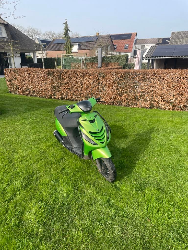 Piaggio Zip 4T 50cc Groen - SP Uitvoering uit 2020, Ophalen, Maximaal 45 km/u, Zip, Zo goed als nieuw