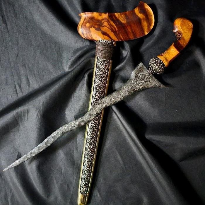 Keris Pulanggeni 5 Luk Pamor Udan Mas Galih Asem Hout KNN85, Wapen, Verzenden, Overige materialen, Indonesië