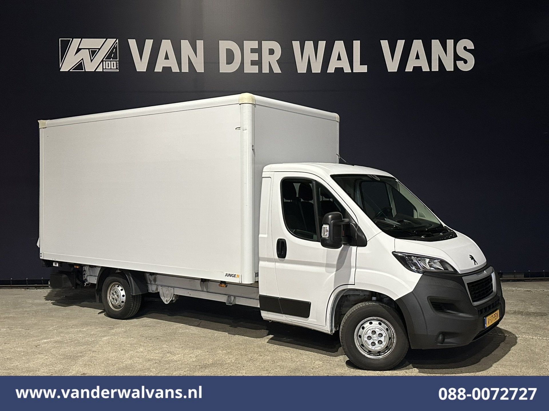 Peugeot Boxer 2.2 BlueHDi 141pk Bakwagen 436cm Lang Laadklep, Voorwielaandrijving, Stof, Gebruikt, 4 cilinders