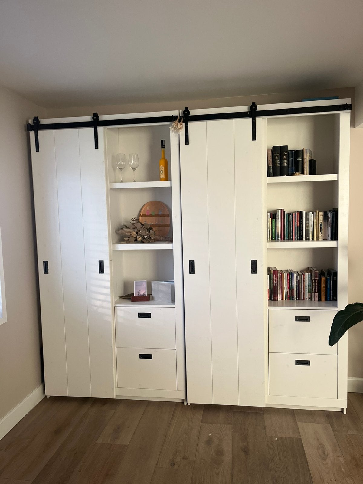 Barn kast VT wonen, Ophalen, Zo goed als nieuw, 25 tot 50 cm, Minder dan 100 cm