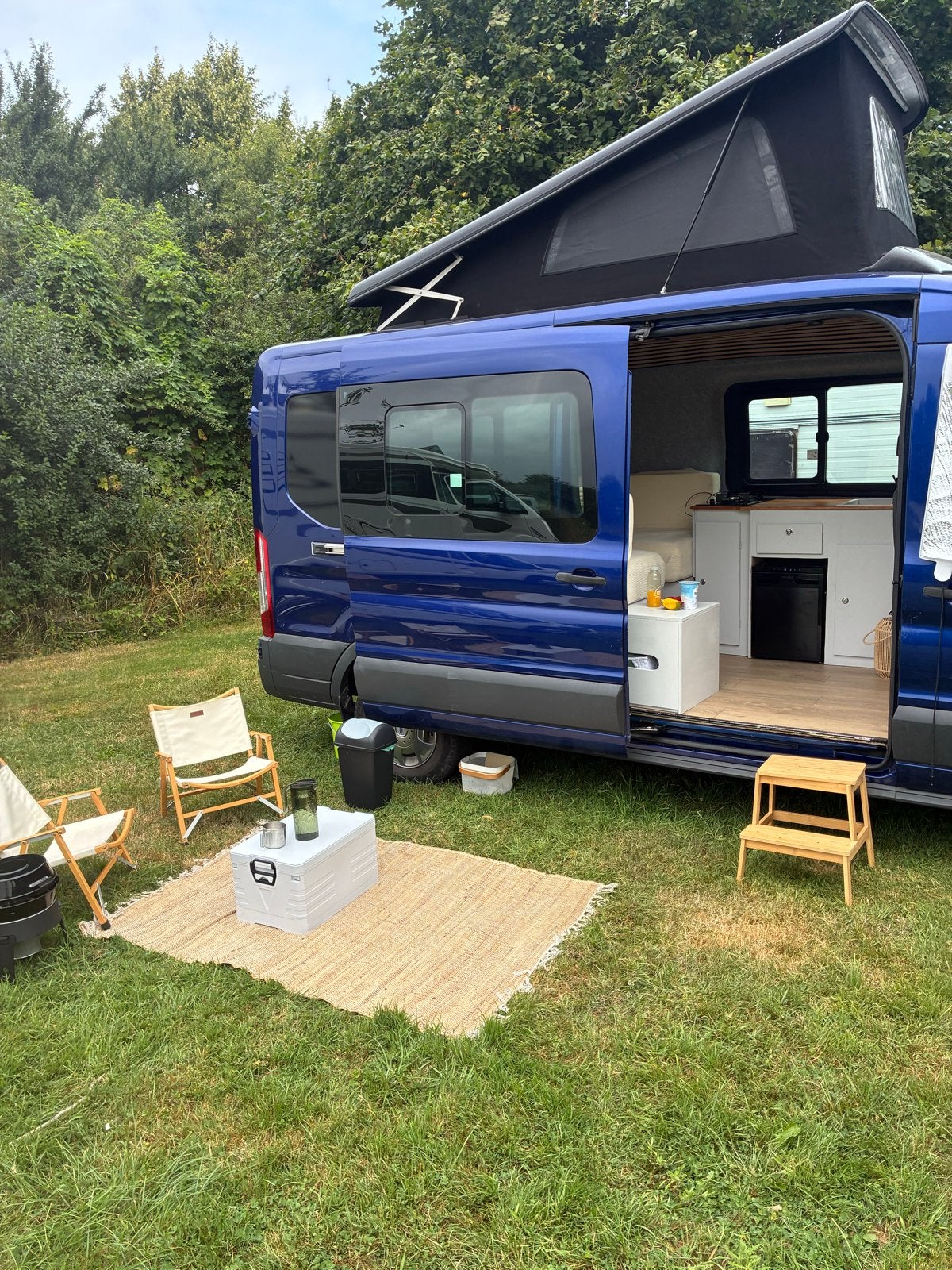 Euro 6 buscamper, 4 slaapplaatsen, recent gebouwd (garantie), Luifel, Chemisch toilet, Buscamper of Camperbus, Gaslek-detector