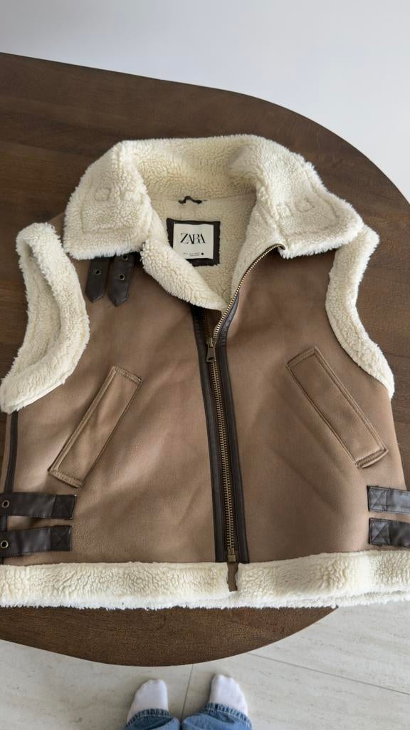 GOED - zara lammy bodywarmer beige, Kleding | Dames, Bodywarmers, Ophalen of Verzenden, Zo goed als nieuw, Maat 38/40 (M), Beige
